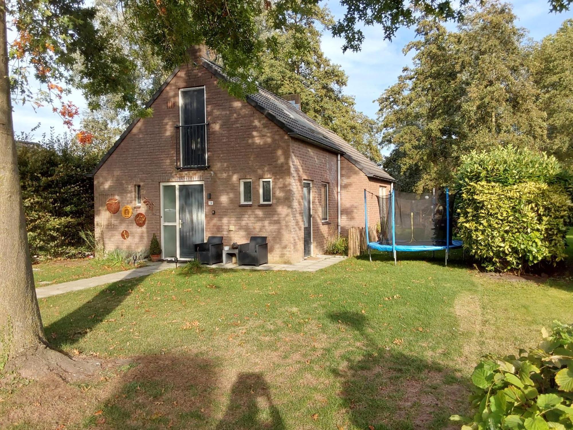 Ferienhaus Rumah Senang Wellness Met Hottub En Tuin *