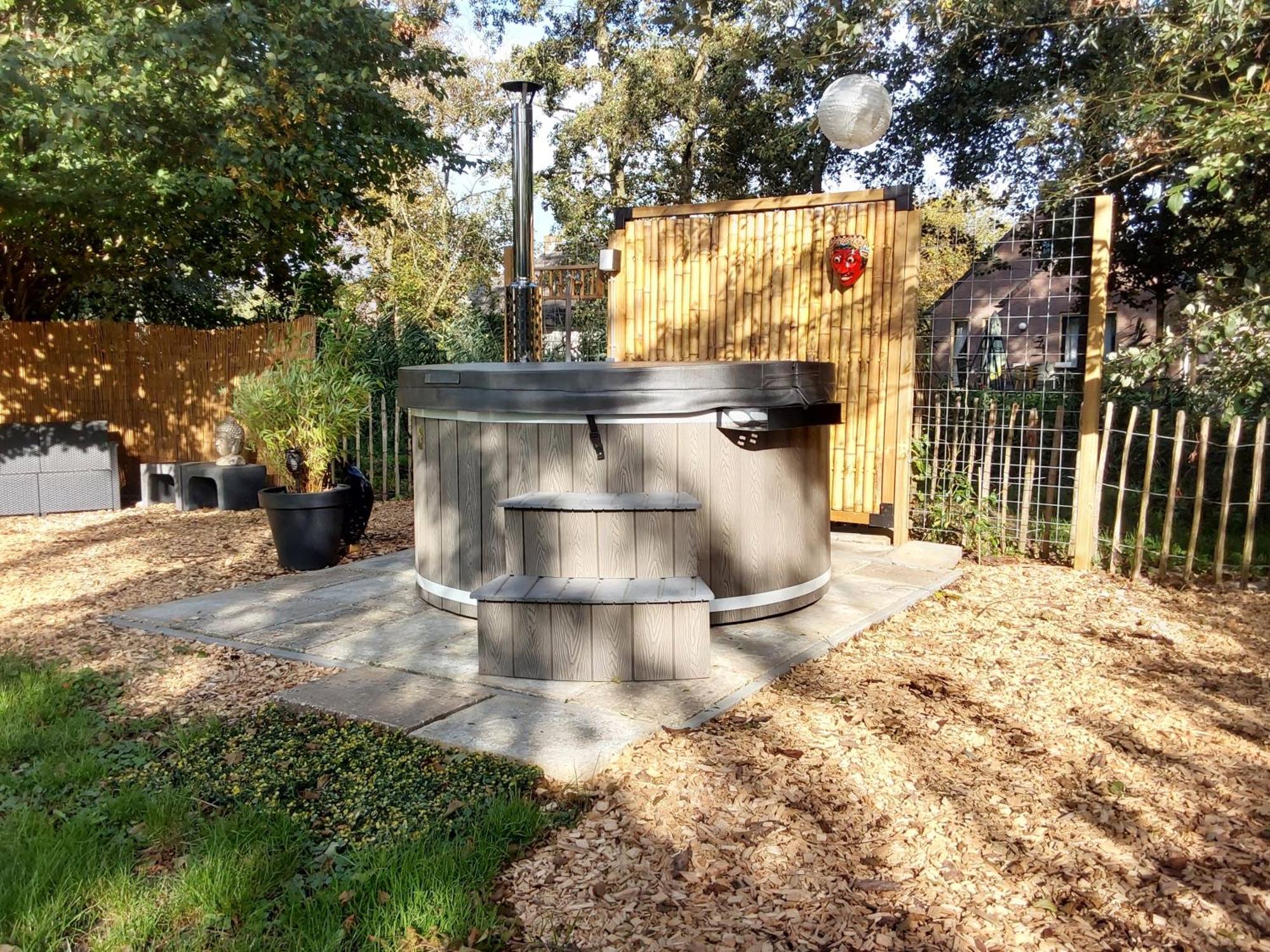 Rumah Senang Wellness Met Hottub En Tuin Ferienhaus *